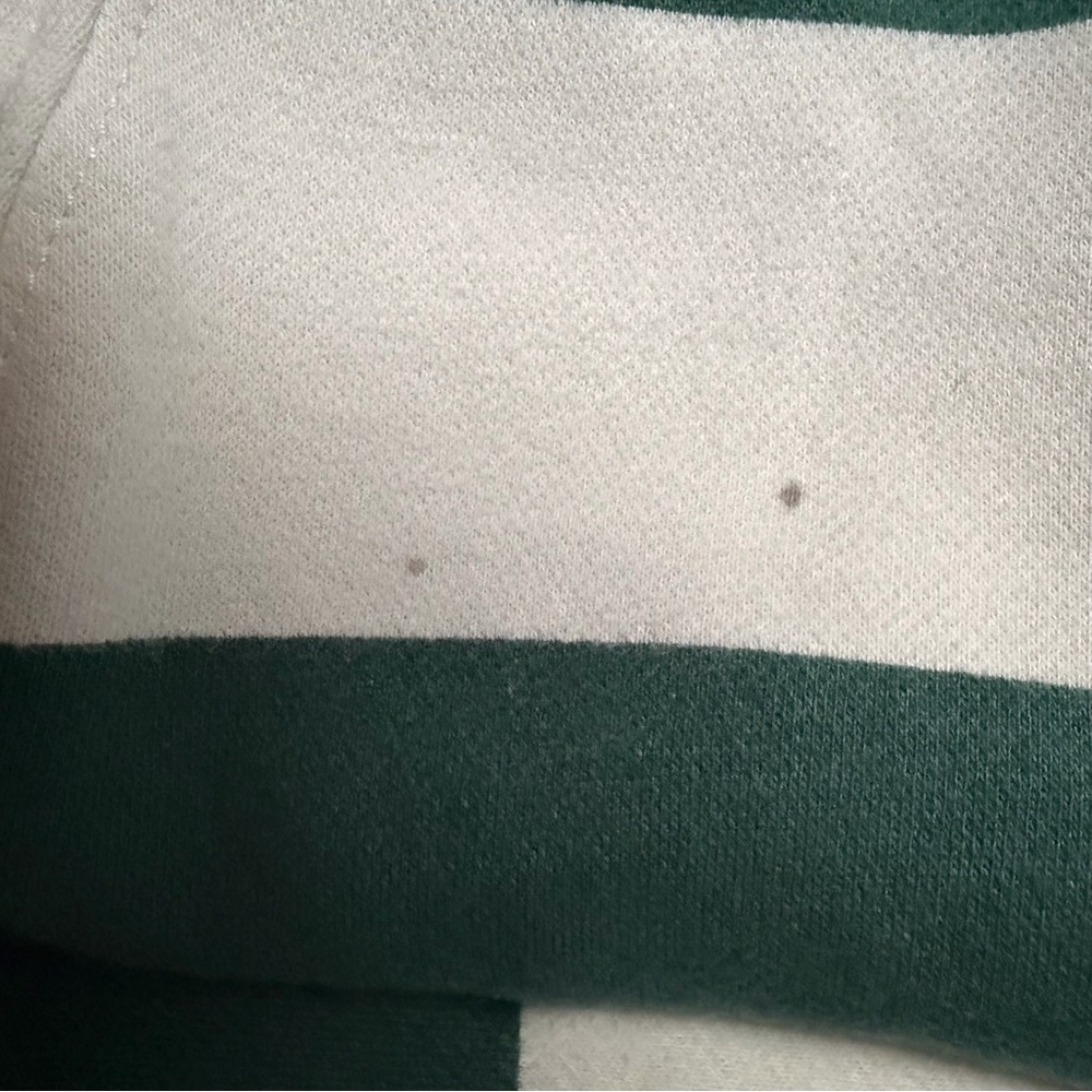 Abercrombie & Fitch cropped rugby top in green stripe - Picture 9 of 10